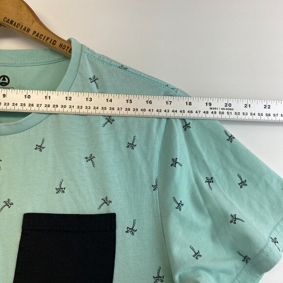 AmnesiaT-shirt with a Palm Tree print and a pocket on the chest - Picture 6 of 7